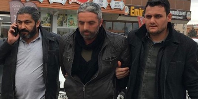 Sevgilisine laf atıldığını ileri sürüp elinde tabanca ile bankayı bastı