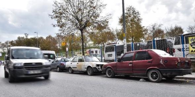 İstanbul'un ara sokakları hurdalık gibi