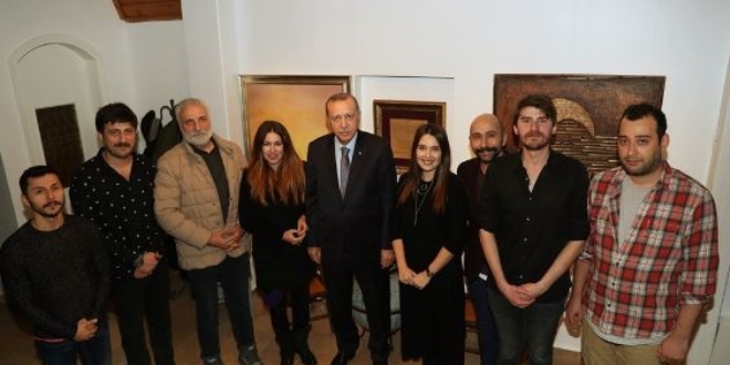 Cumhurbakan Erdoan'dan oyunculara srpriz ziyaret