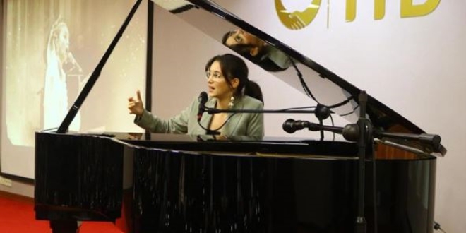 Karsu Dönmez Türk kültürünü dünyaya tanıtıyor