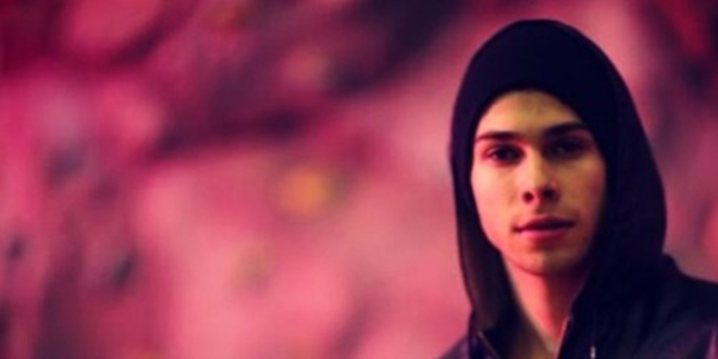 �ampiyon dans�� Cem Demir balkondan d��erek �ld�