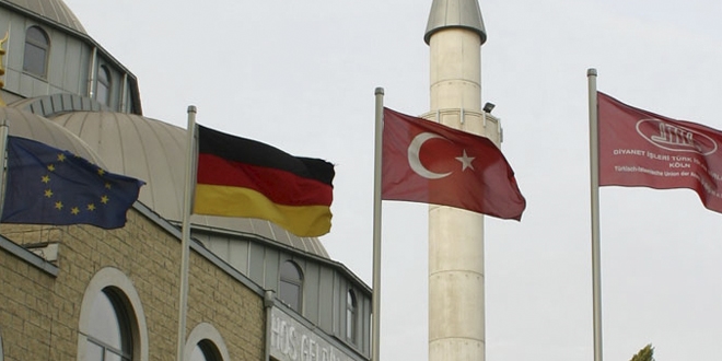 Almanya iç istihbaratı DİTİB'i izlemeyecek