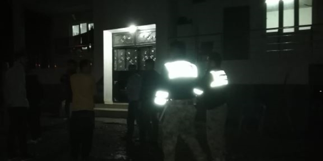Cinnet getiren koca, karısı ve 4 çocuğunu vurdu