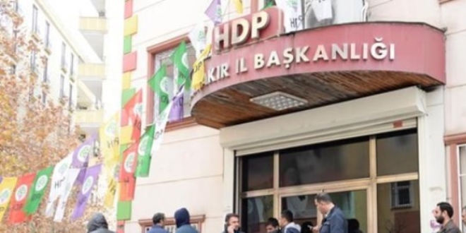 Diyarbakr'da alk grevi yapanlara operasyon: 25 gzalt