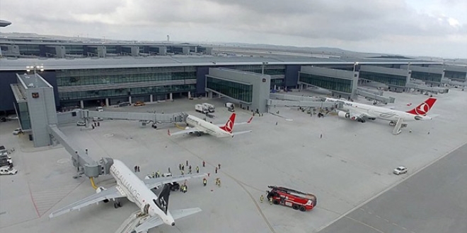 THY, İstanbul Havalimanı'ndan Adana'ya sefer başlattı