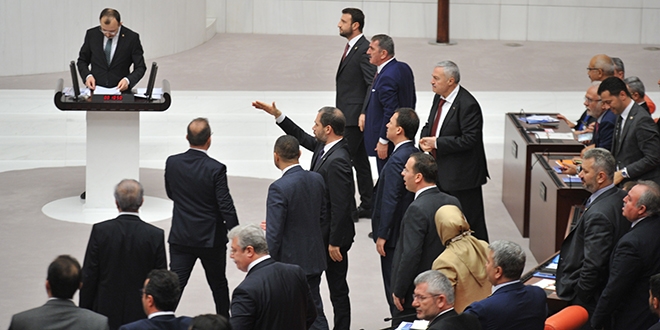 Küfür eden İyi Partili vekil, TBMM'den çıkarıldı