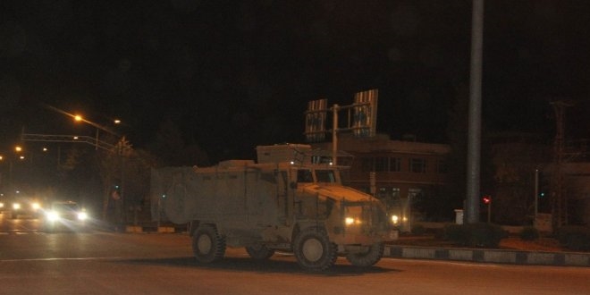 TSK'dan Afrin'e askeri araç sevkiyatı