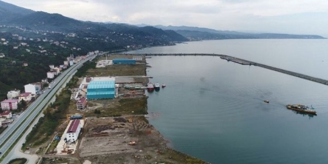Deniz Kuvvetleri Trabzon'da s kuruyor