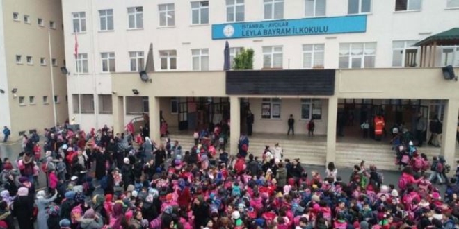 Bu okulun öğretmenler odasında adım atacak yer yok