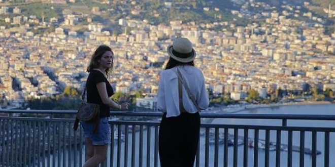 Ukraynal� turist T�rkiye'den vazge�miyor