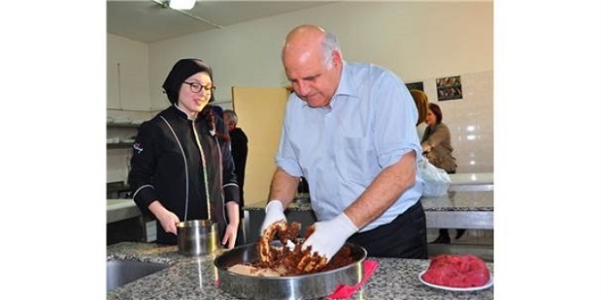 Öğrenciler jüri oldu, öğretmenler yarıştı