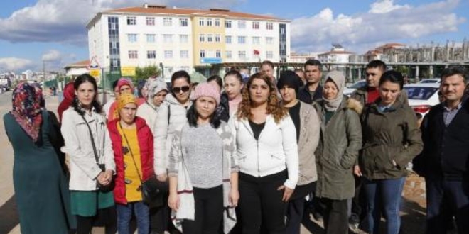 Tokat attığı iddia edilen öğretmene velilerden destek