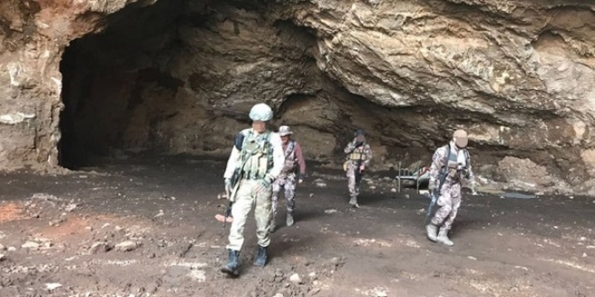 Tunceli'de mağarada 6 terörist kıstırıldı