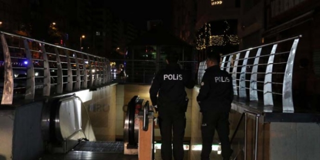Osmanbey metrosunda raylara düşen bir kişi hayatını kaybetti