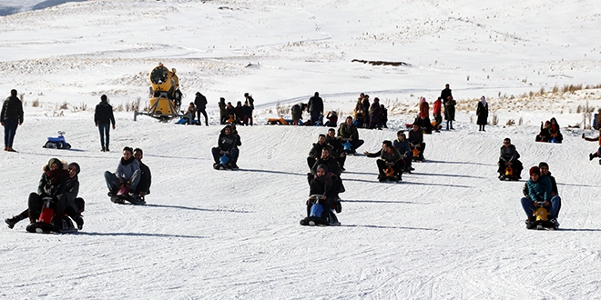 Erciyes'te kayak sezonu açıldı