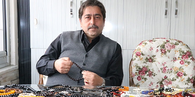 Öğretmenin tesbih merakı göz kamaştırıyor