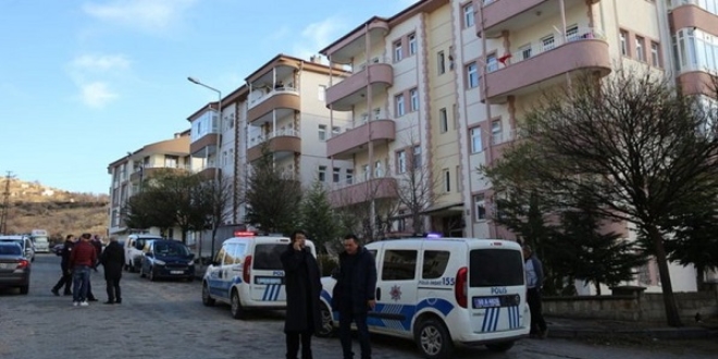 Nevşehir'de boşanmak isteyen karısını vurduktan sonra intihar etti