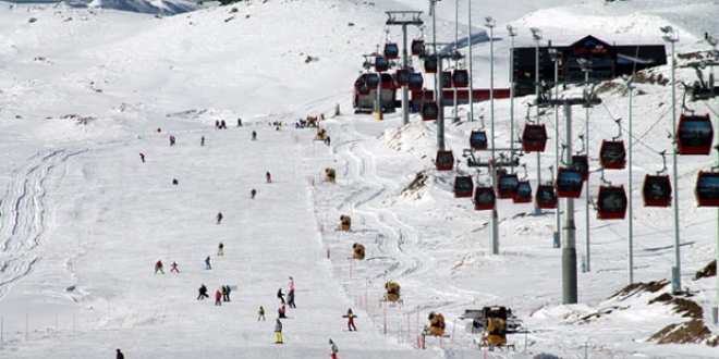 Erciyes'te kayak sezonu ald