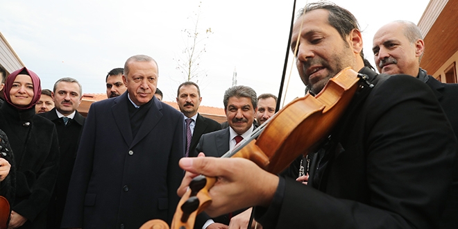 Erdo�an, 15 Temmuz Millet Bah�esini gezdi