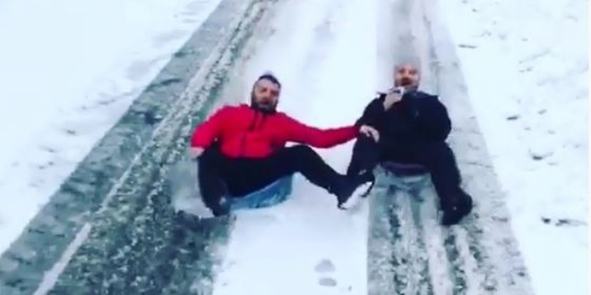 Karda kamyonete ba�lad�klar� le�enle kayd�lar