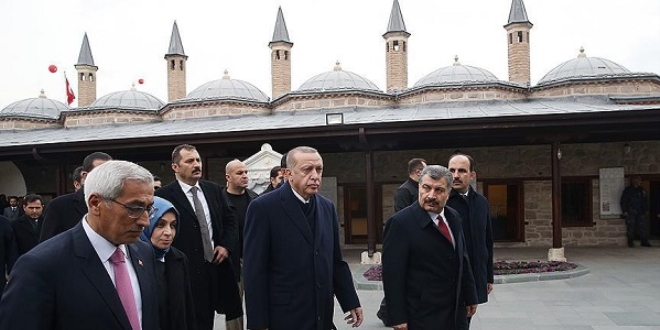Cumhurbaşkanı Erdoğan Mevlana Türbesi'ni ziyaret etti