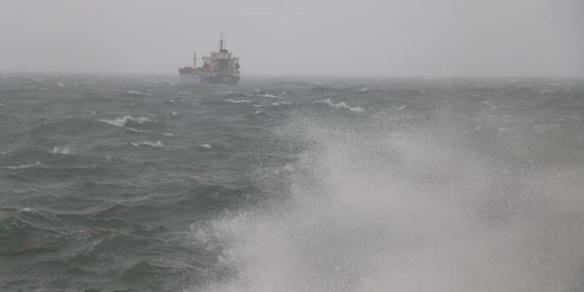 Denizlerde f�rt�na bekleniyor