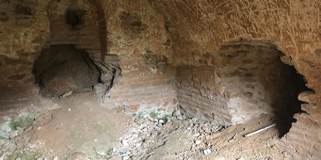 2 bin 500 y�ll�k yer alt� mezar�n� delik de�ik ettiler