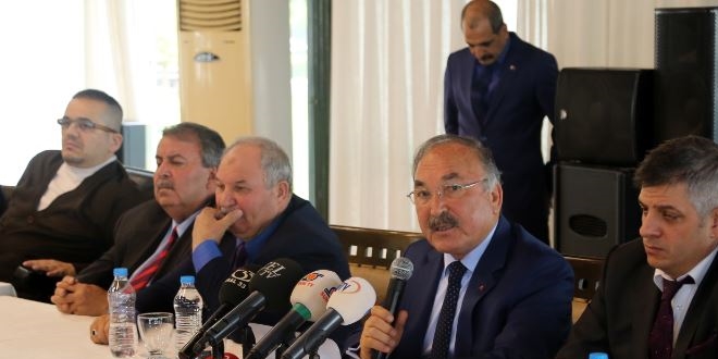 Mersin'de Belediye Bakan Vekili ve 8 kii MHP'den istifa
