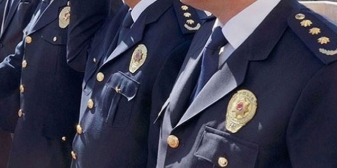 12'si Emniyet Müdürü, 49 polise FETÖ'den gözaltı