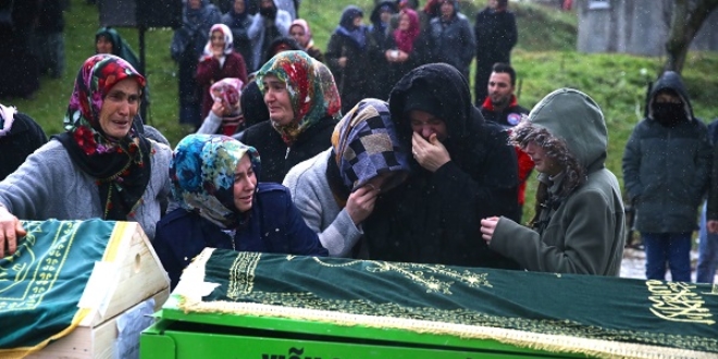Yangında ölen 3 çocuk son yolculuğa uğurlandı