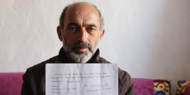 Köyünde yaşadığını ispat etmeye çalışıyor