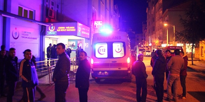 Kobra tipi zırhlı polis aracı kaza yaptı: 3 yaralı