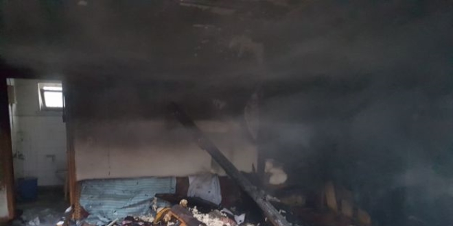 Balıkesir'de ev yangını: 1 ölü