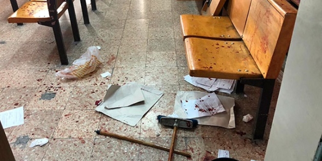 Duruşma salonunda bıçaklı kavga: 8 yaralı