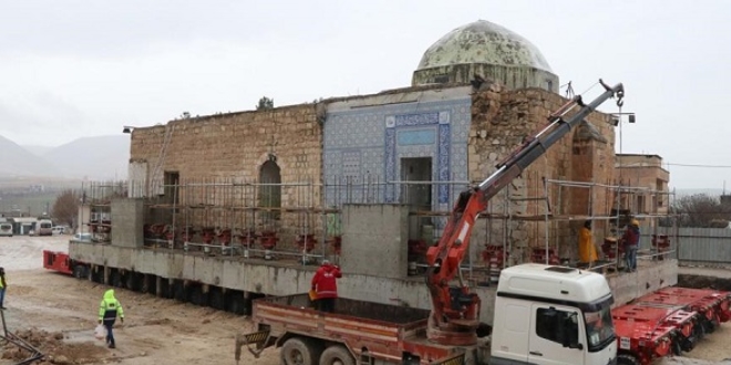 Eyyubi Camisi'nin 2 bin 650 tonluk son bölümü taşınıyor