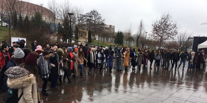 Hamside fiyat düştü öğrenciler festival düzenledi