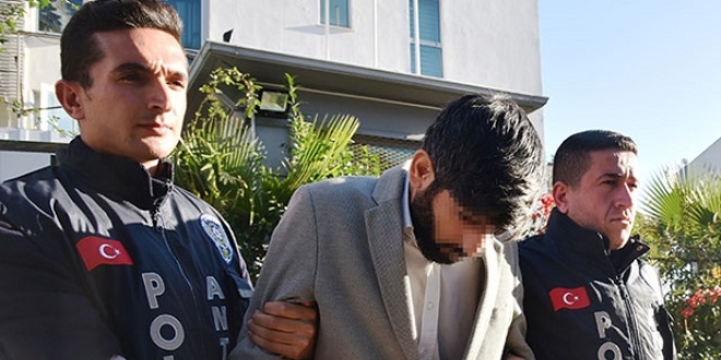 ATM'de s�ras�n� verdi, sonras� korkun�