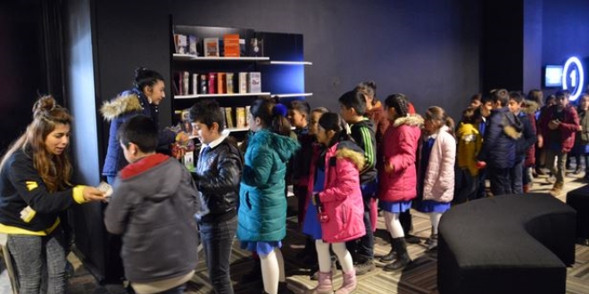 ��renciler robotlar�n� yeni s�n�flar�nda �retecek