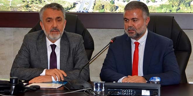 Dönem başkanlığını öğrencisine devretti