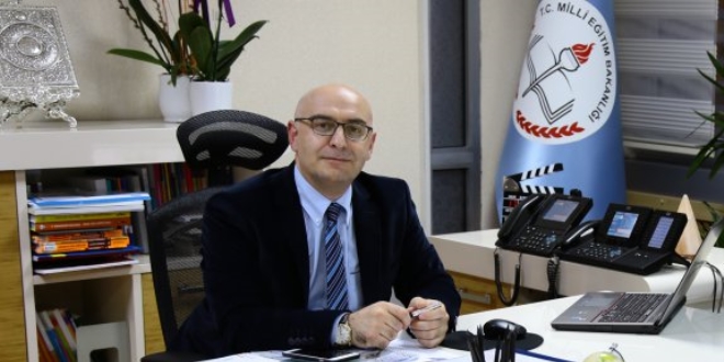 'Öğretmenlerin asıl görevi öğrenmeyi istetebilmektir'