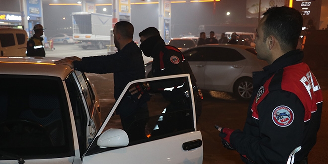 Adana'da bin 90 personelin katlmyla huzur denetimi