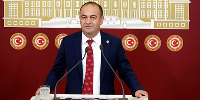 'Atanmayı bekleyen 400 bin öğretmen var'