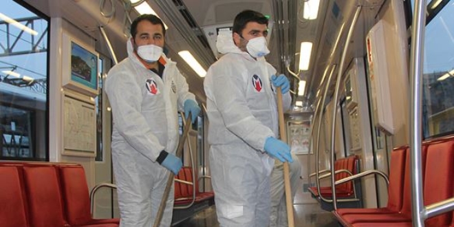 Metroların temizliği onlara emanet