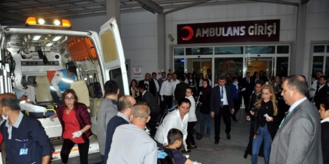 Yemekten zehirlenen 50 öğrenci taburcu oldu