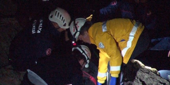 Antalya'da falezlerden düşen kişi öldü