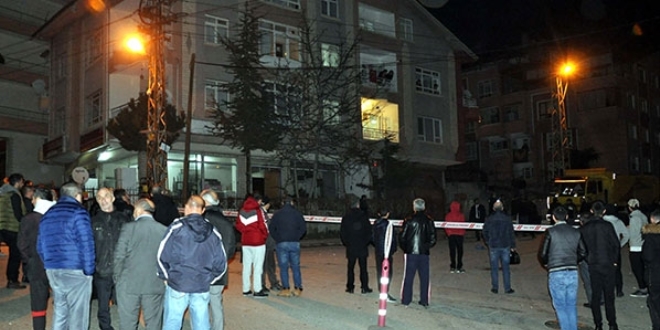 Cinnet getiren öğretmen mahalleyi ayağa kaldırdı