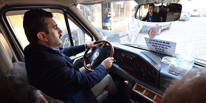 Şoför koltuğuna geçen başkan sorunları dinledi