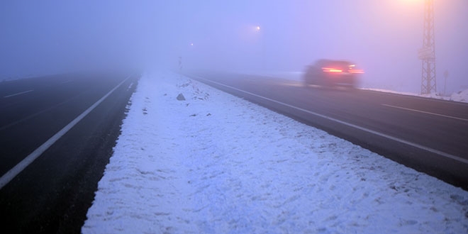 Ardahan-Kars yolunda sis etkili oluyor