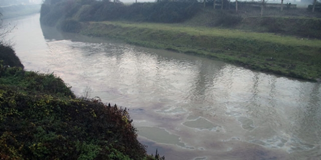 �stanbul'u besleyen nehre yak�t kar��t�