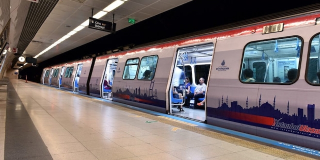 İstanbul'da metro arızası: Seferler durdu